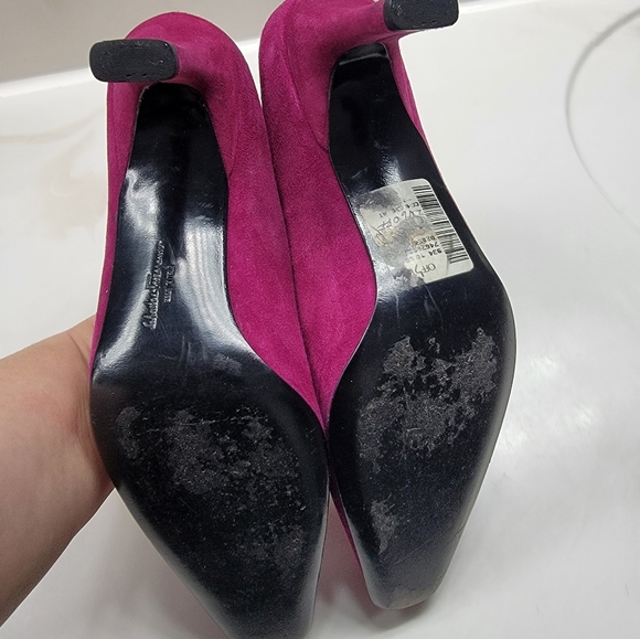 EUC Salvatore Ferragamo suede pumps. Beautiful magenta color. - Picture 5 of 6